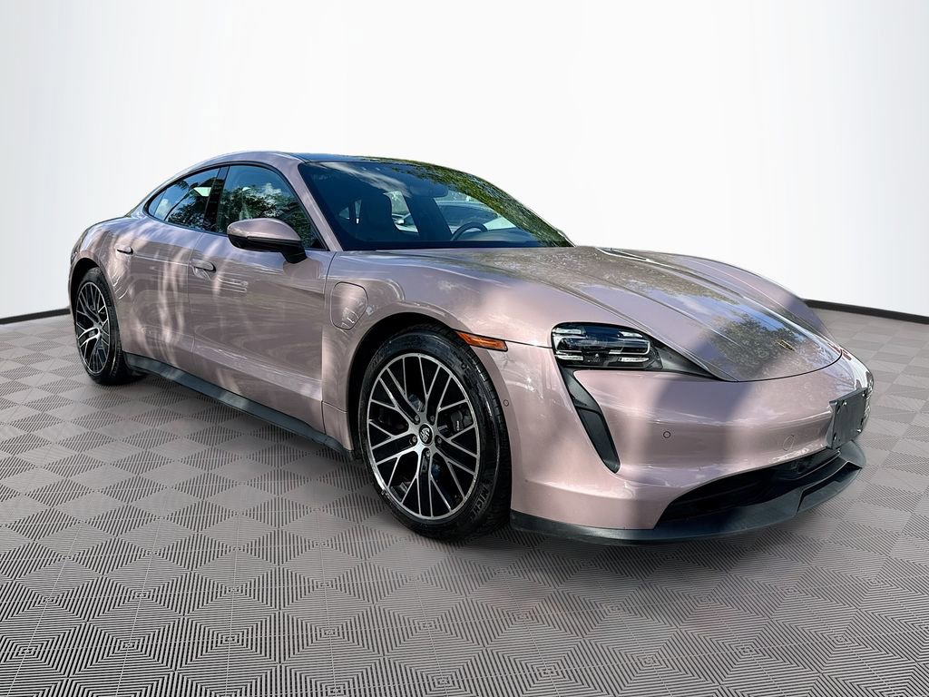 Used 2022 Porsche Taycan image 4