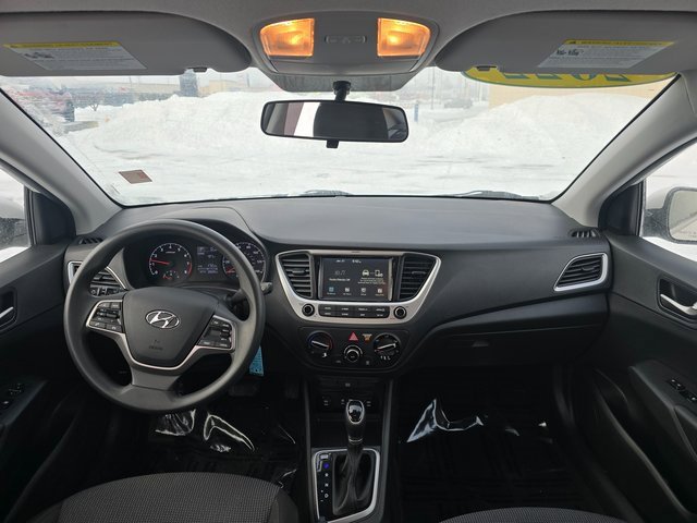 Used 2022 Hyundai Accent SEL image 14