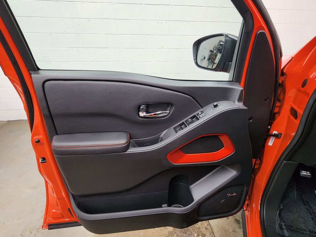 Used 2025 Nissan Frontier PRO-4X w/ Pro Convenience Package image 9