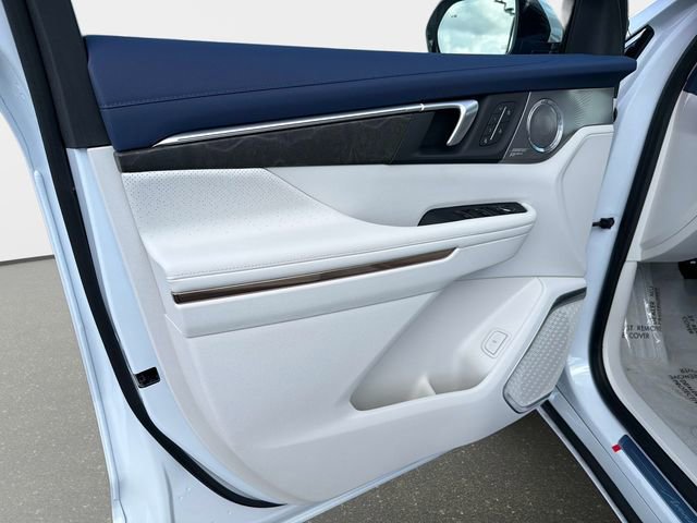 New 2026 Buick Enclave Avenir w/ Super Cruise Package AWD/4WD image 17