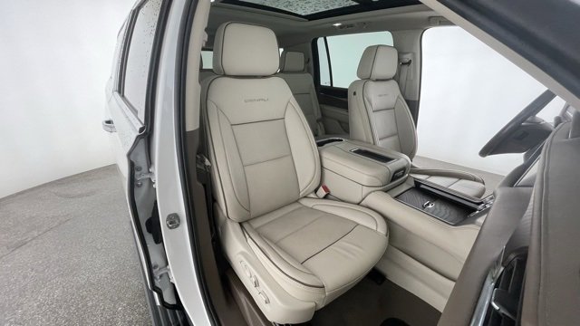 Used 2023 GMC Yukon XL Denali image 51