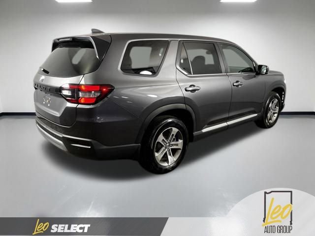 Used 2025 Honda Pilot EX-L image 6