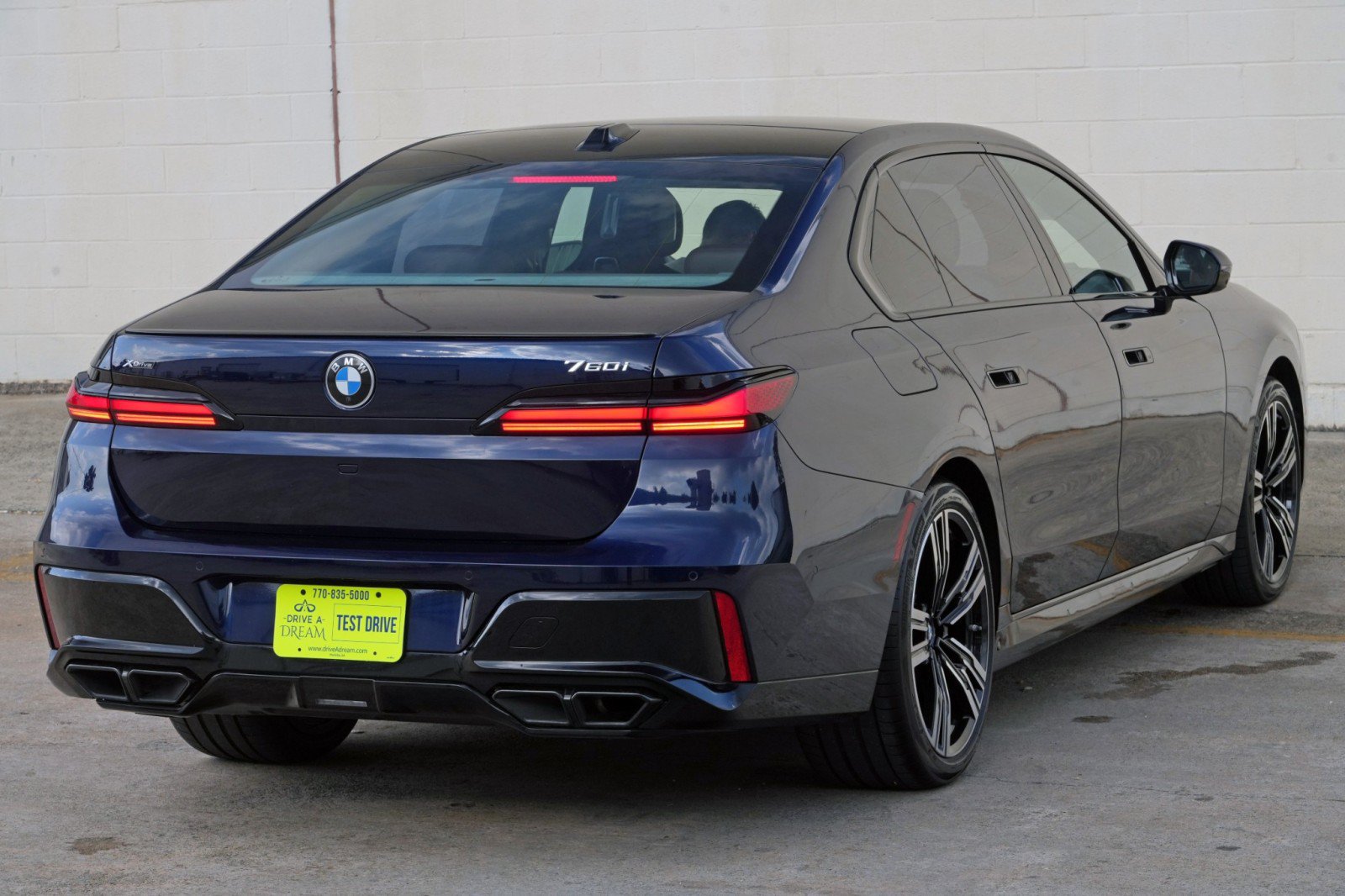 Used 2023 BMW 760i xDrive AWD/4WD image 56