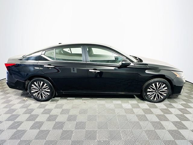 Used 2024 Nissan Altima 2.5 SV image 9