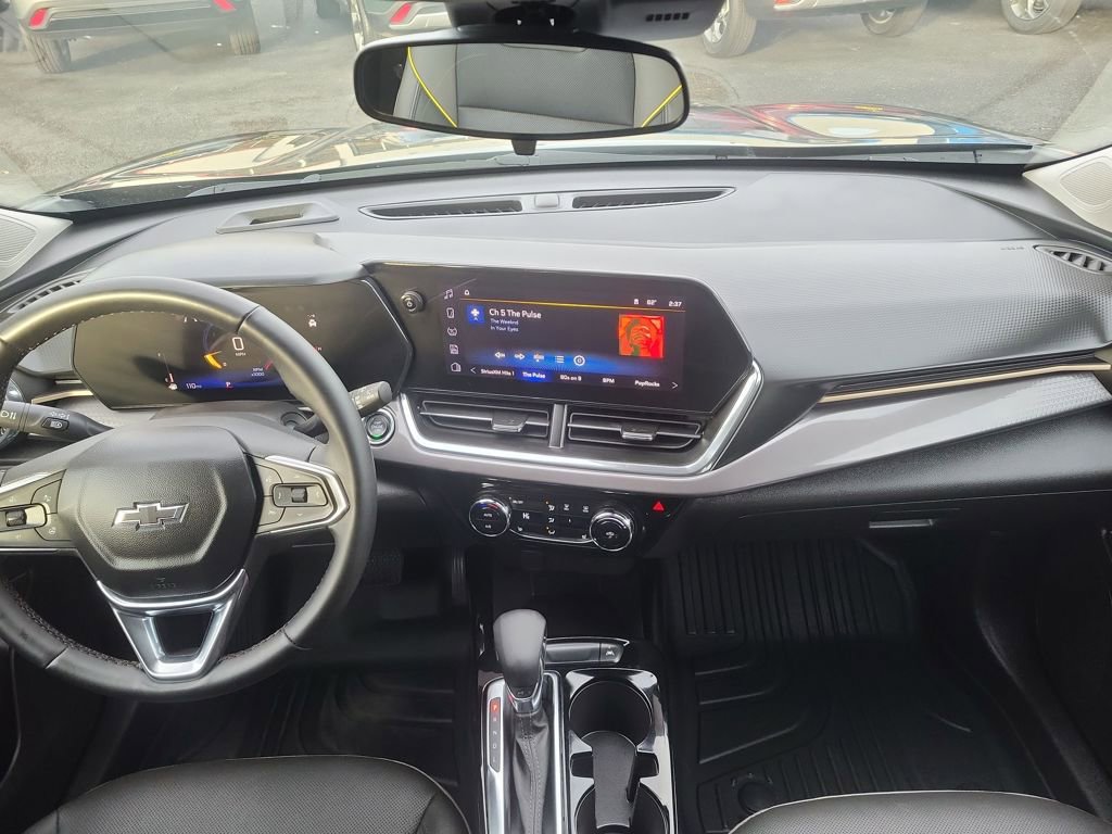 Used 2025 Chevrolet Trax ACTIV image 37