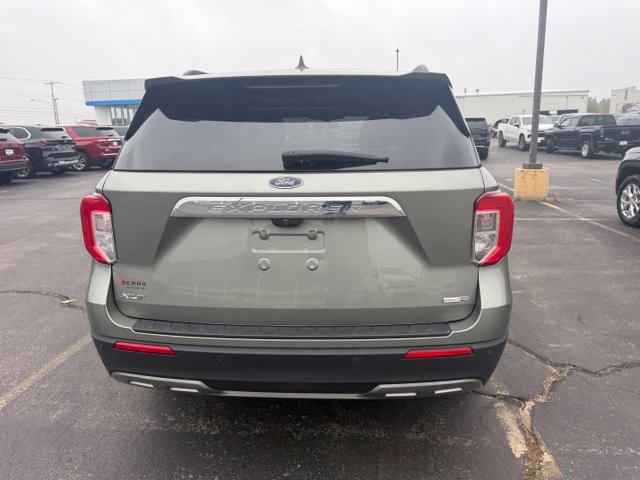 Used 2020 Ford Explorer XLT w/ Equipment Group 202A AWD/4WD image 12