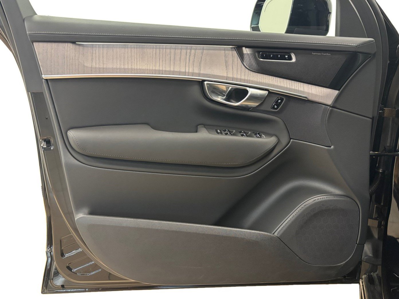 New 2026 Volvo XC90 B6 Ultra w/ Protection Package AWD/4WD image 14
