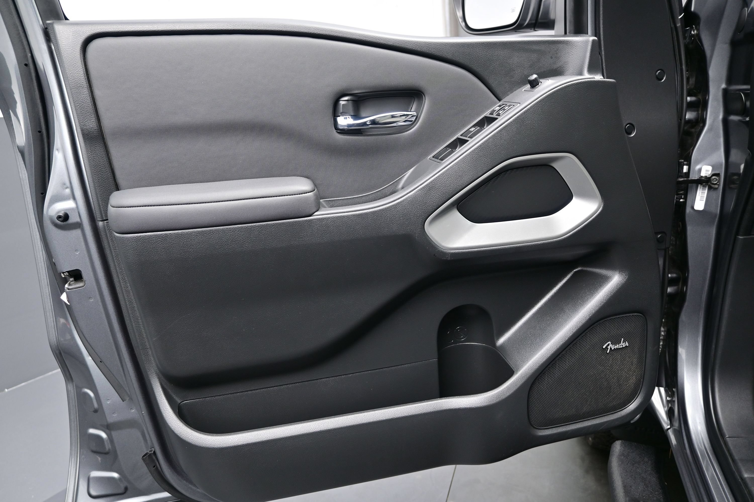 Used 2024 Nissan Frontier SV w/ Technology Package RWD image 9