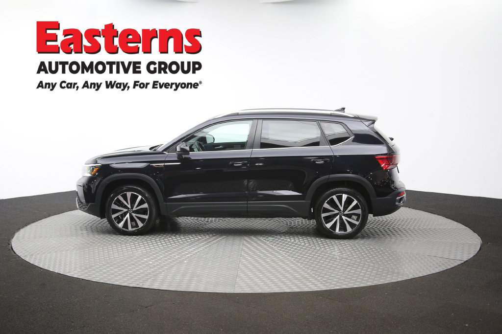 Used 2024 Volkswagen Taos SE FWD image 60