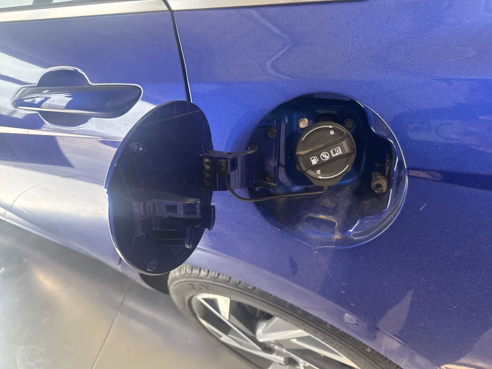 Used 2024 Hyundai Elantra Limited FWD image 15