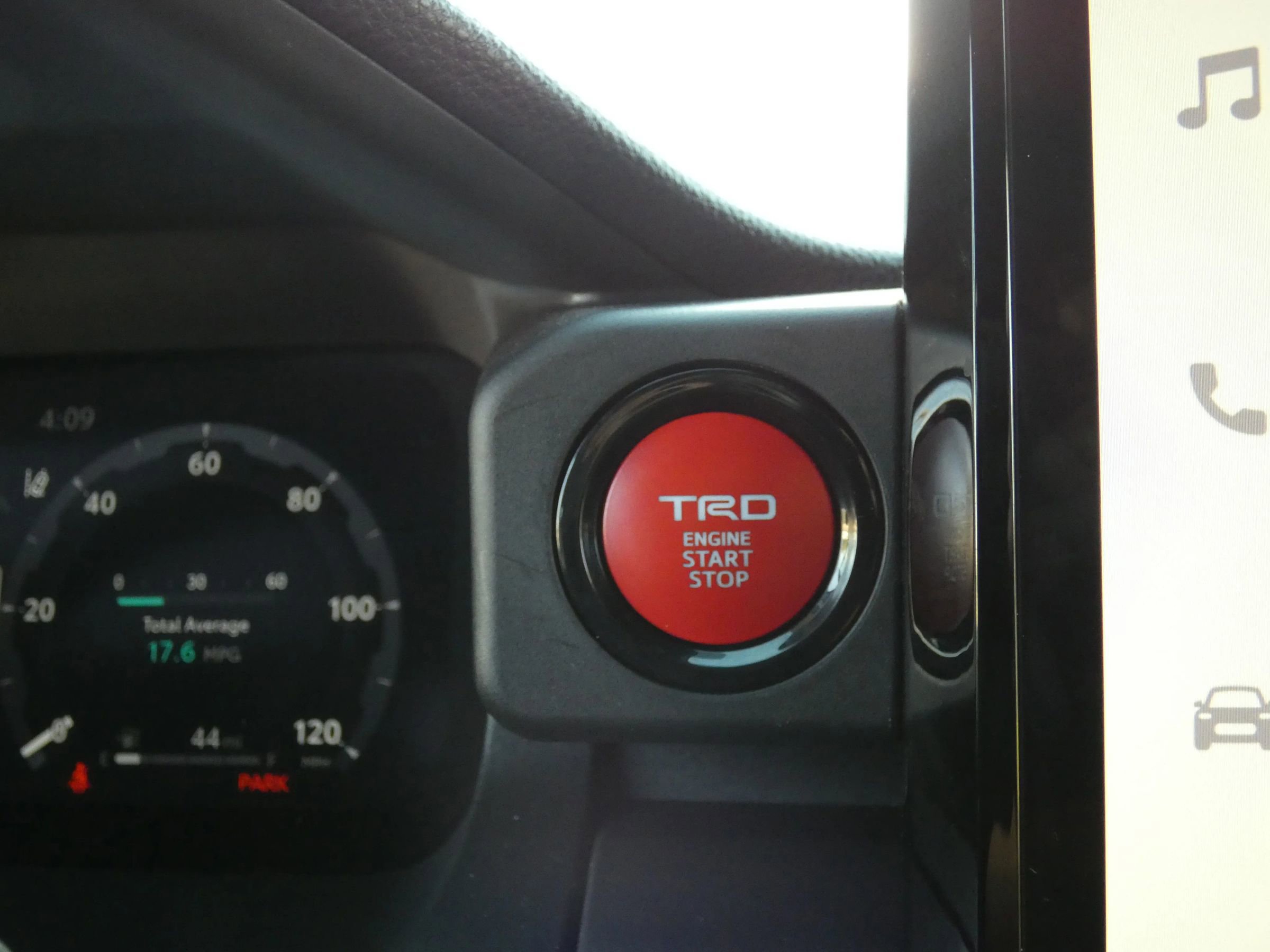 Used 2025 Toyota Tacoma TRD Off-Road image 60