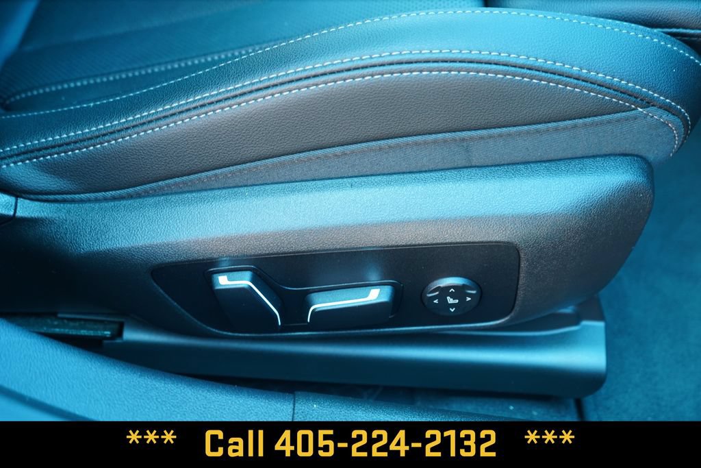 Used 2025 BMW 330i xDrive Sedan AWD/4WD image 21