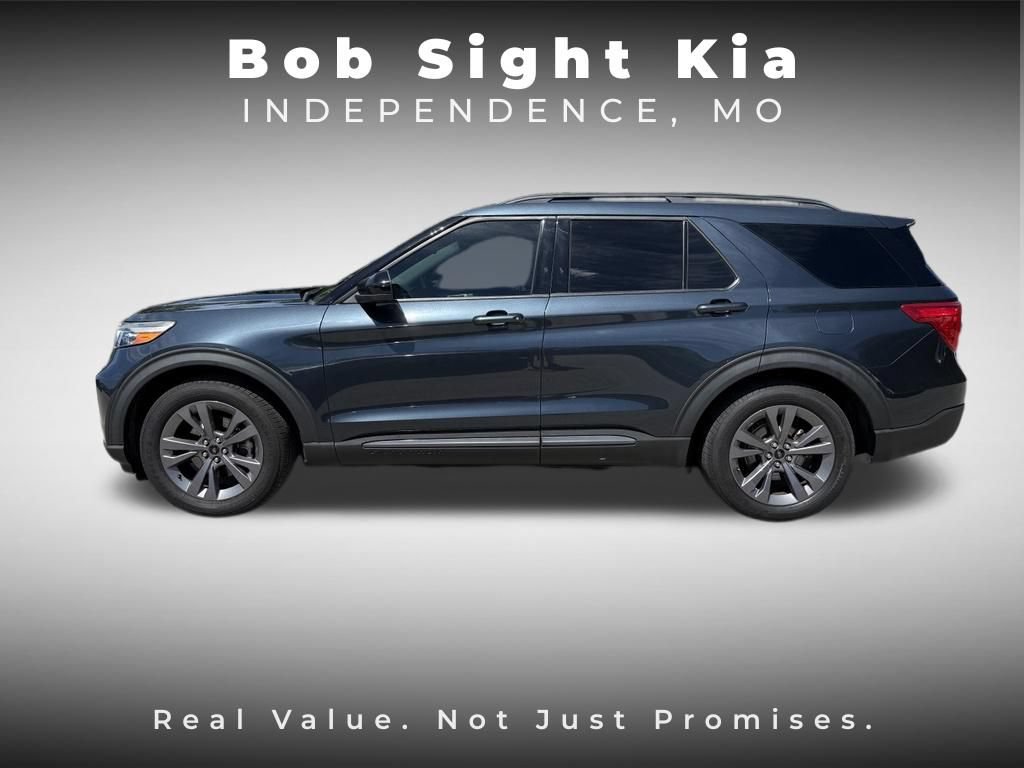 Used 2022 Ford Explorer XLT w/ Equipment Group 202A RWD image 5