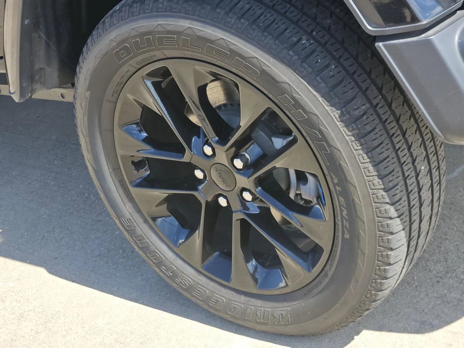 Used 2023 Jeep Wrangler Sahara image 7