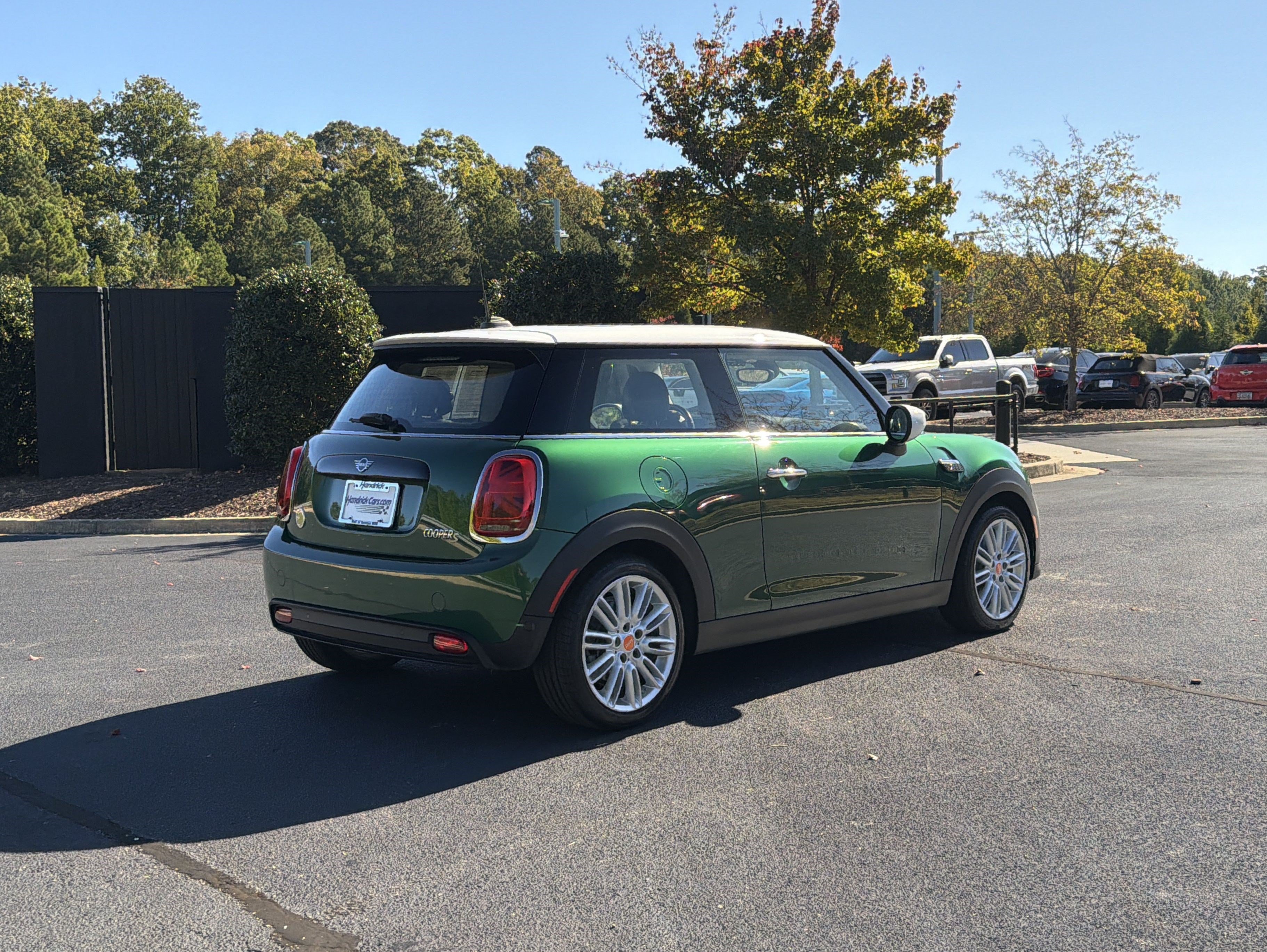 Used 2024 MINI Cooper SE FWD image 3