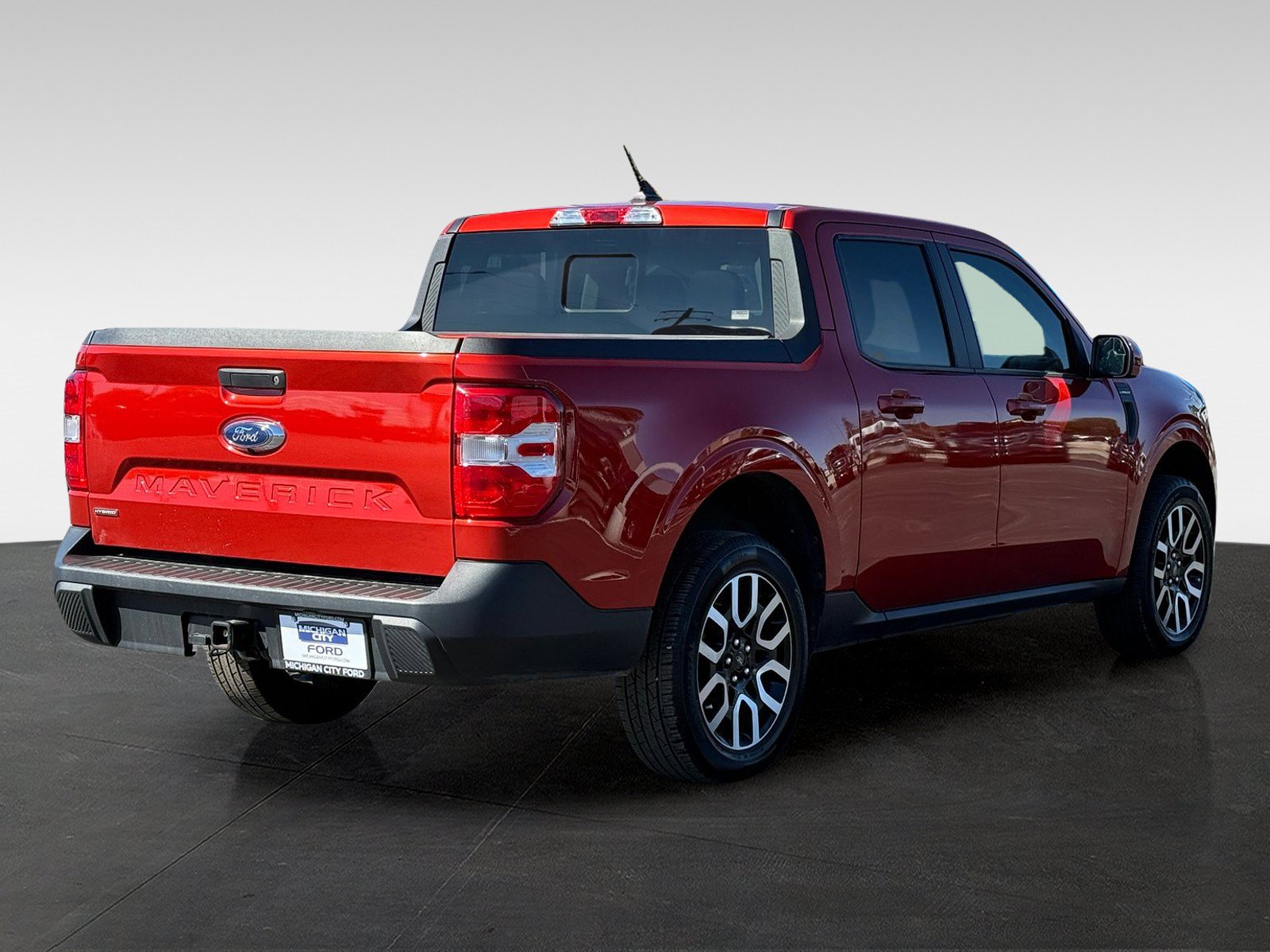 Used 2023 Ford Maverick Lariat FWD image 5