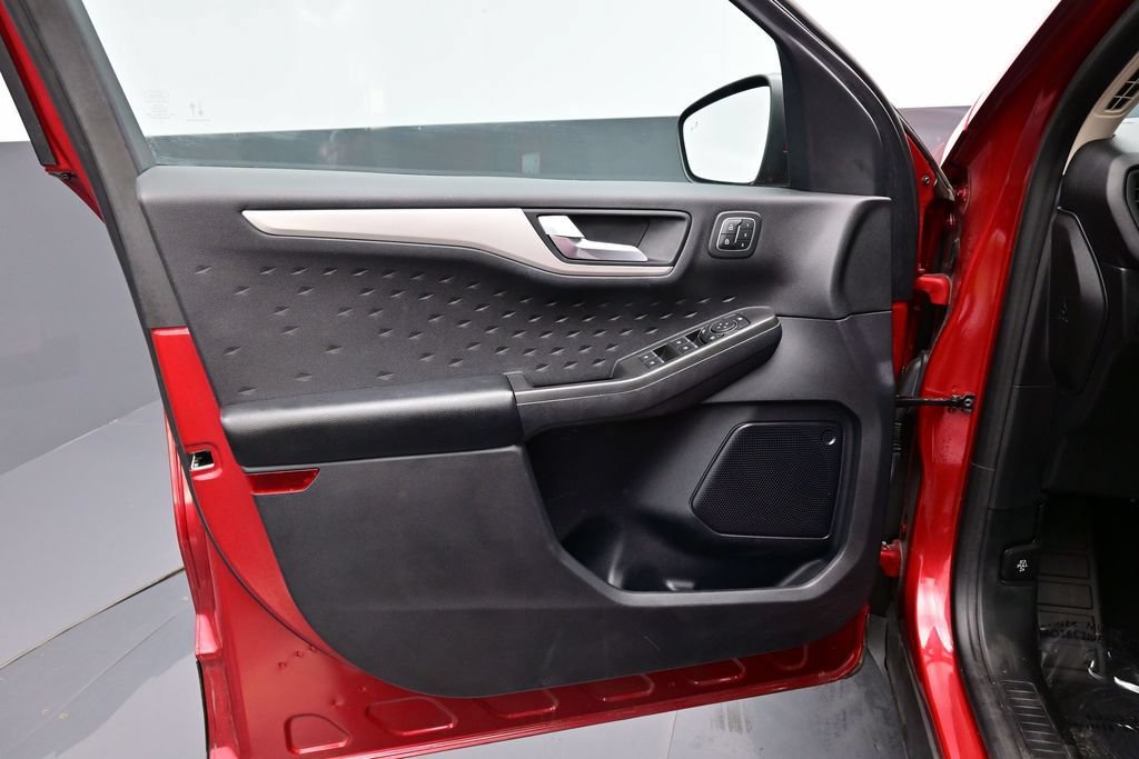 Used 2020 Ford Escape SEL FWD image 18