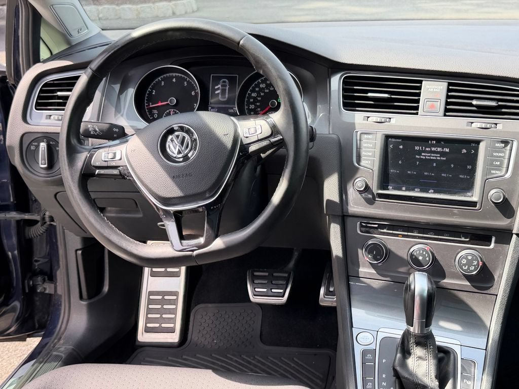 Used 2017 Volkswagen Golf Alltrack SE AWD/4WD image 18