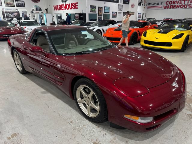 Used 2003 Chevrolet Corvette Coupe w/ Preferred Equipment Group RWD image 32