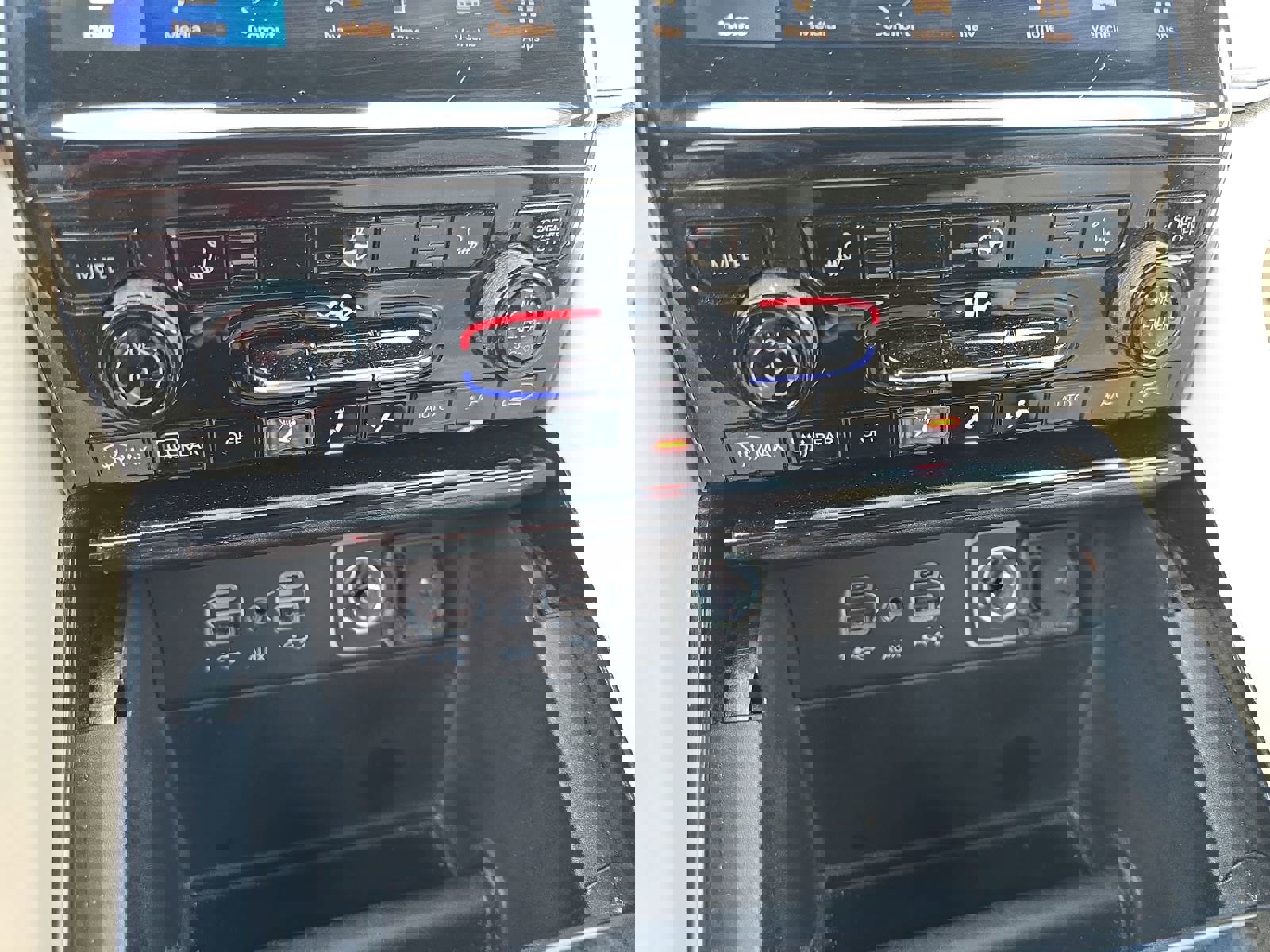 Used 2023 Jeep Grand Cherokee Limited w/ Black Appearance Package image 23