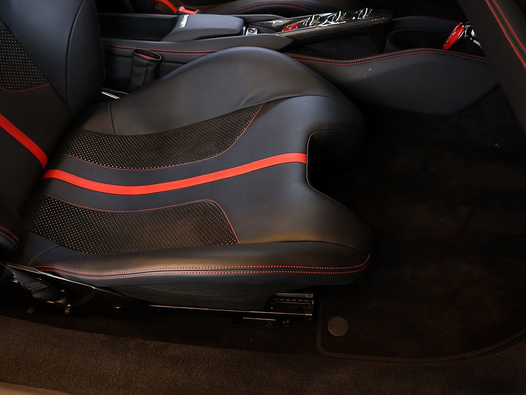 Certified 2021 Ferrari F8 Tributo RWD image 29