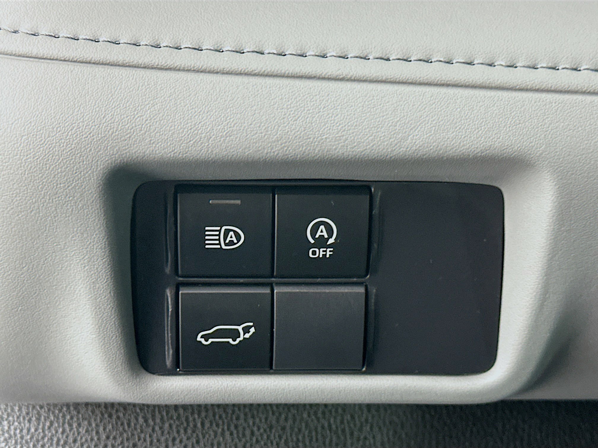 Used 2025 Toyota Highlander XLE image 17