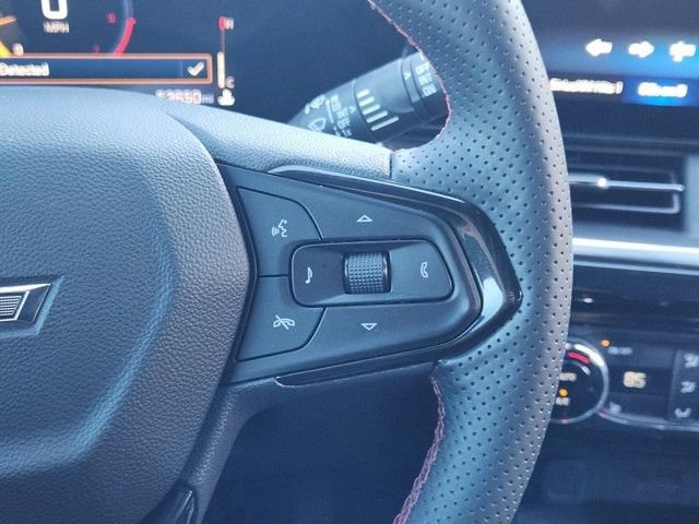 Used 2024 Chevrolet Trax RS w/ Sunroof Package image 32