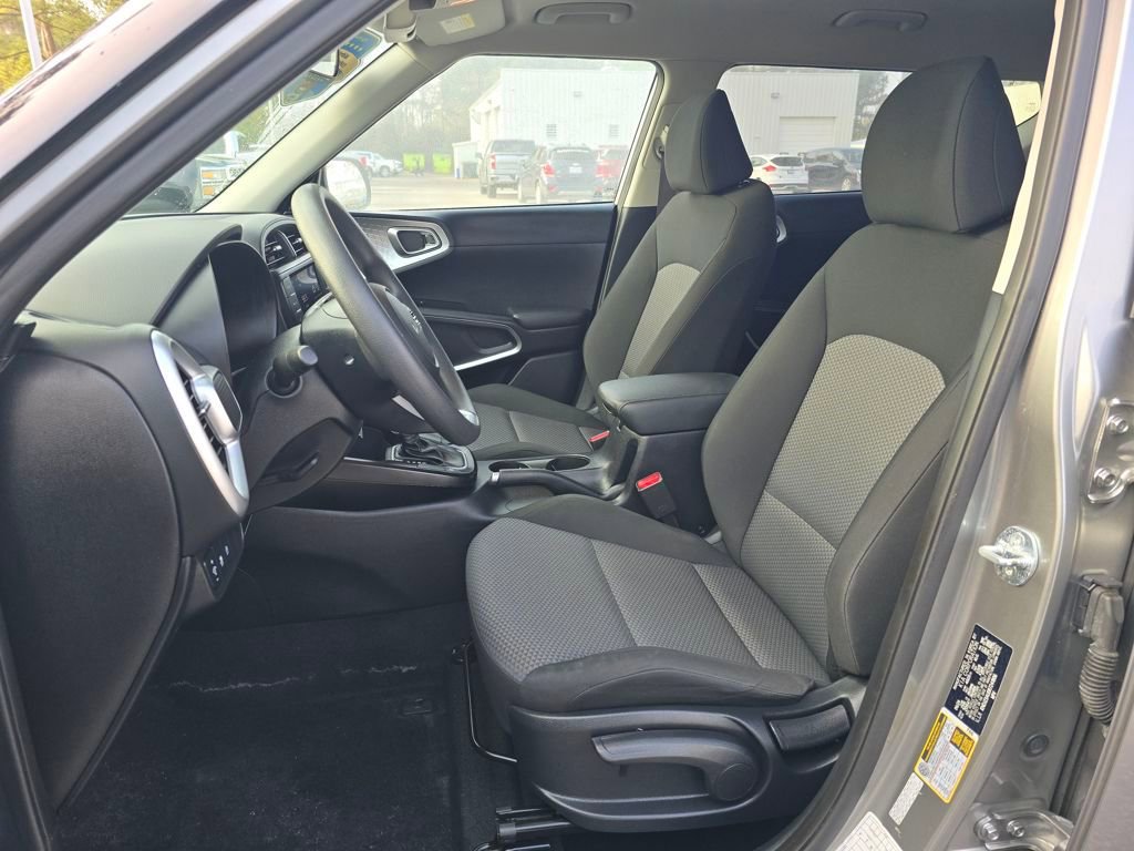 Used 2024 Kia Soul LX w/ Option Group 015 image 9