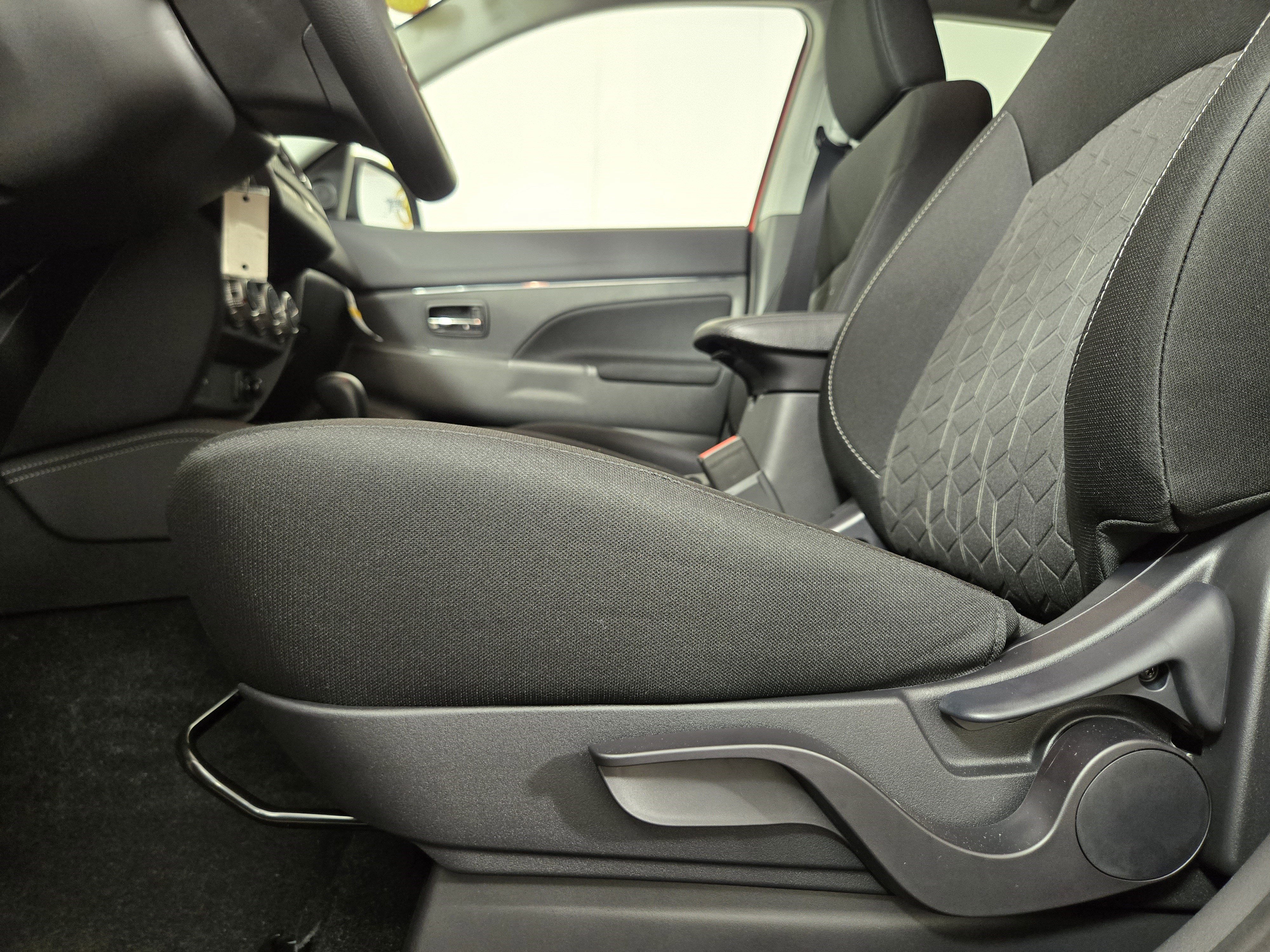 New 2025 Mitsubishi Outlander Sport ES image 27