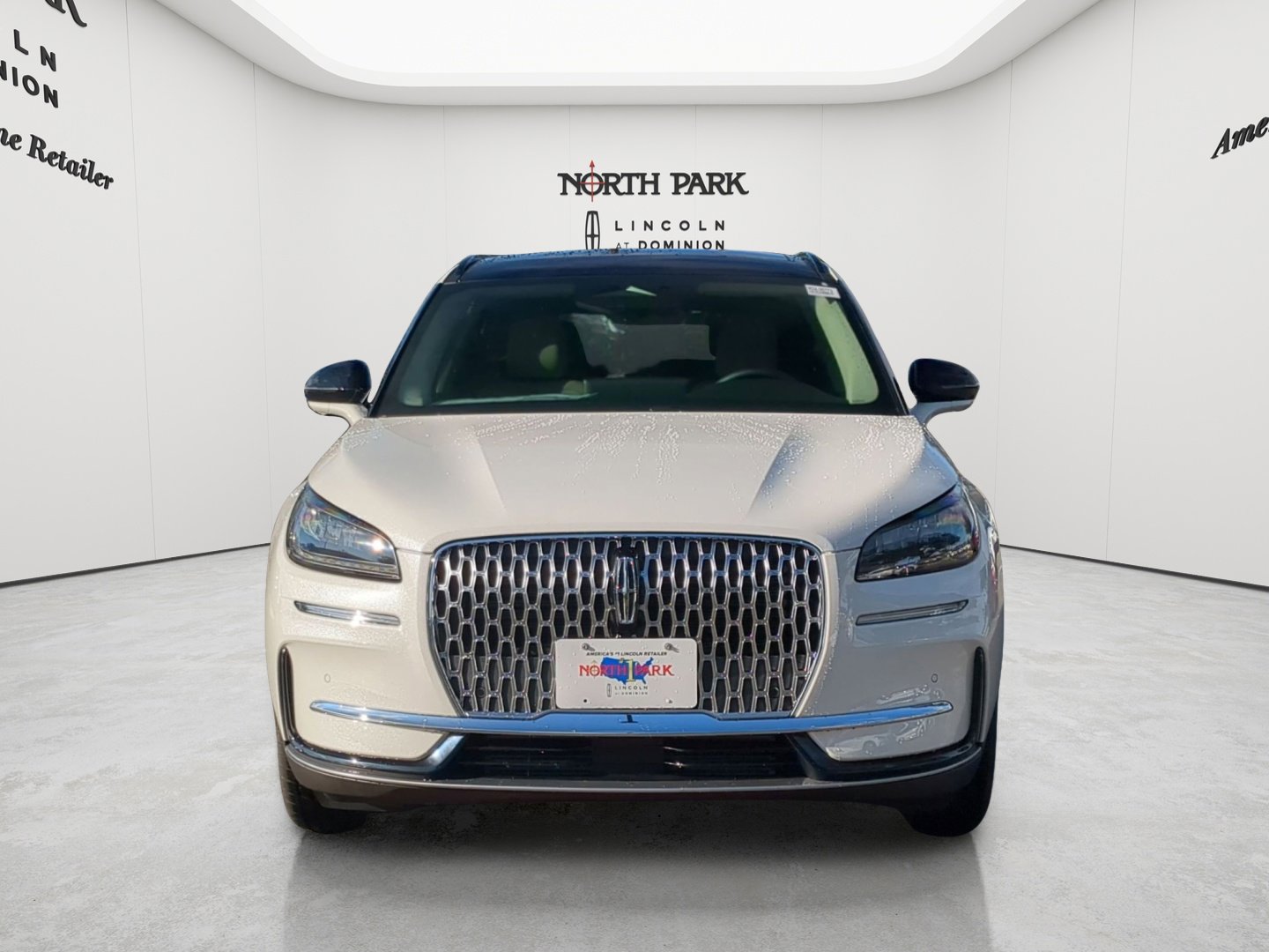 New 2026 Lincoln Corsair Premiere FWD image 8