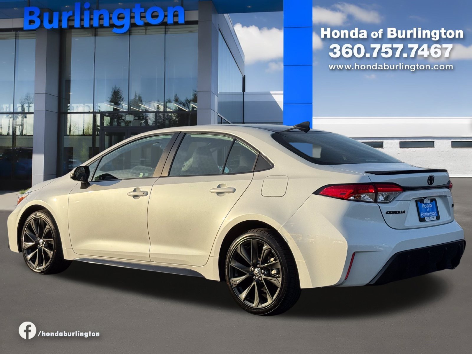 Used 2024 Toyota Corolla SE w/ SE Premium Package FWD image 4