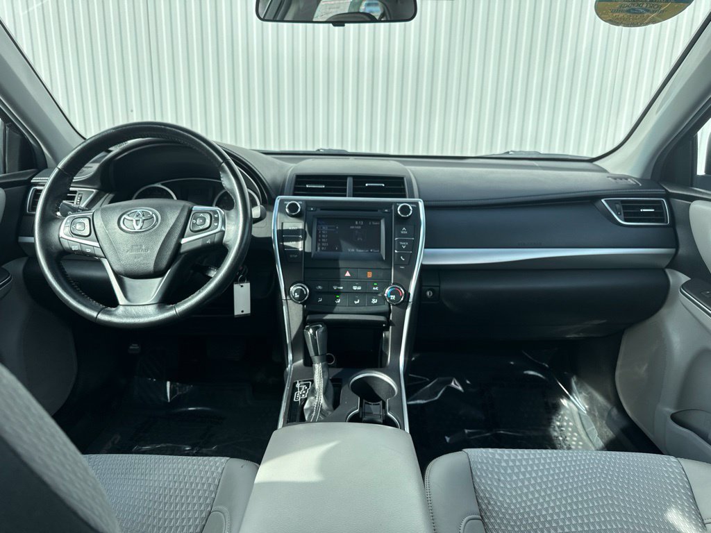 Used 2015 Toyota Camry SE FWD image 26