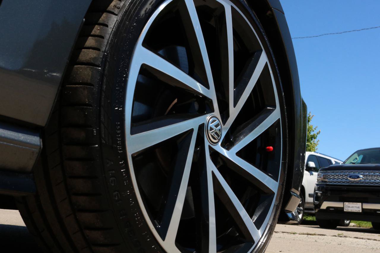 Used 2019 Volkswagen Golf 4-Door AWD/4WD image 8