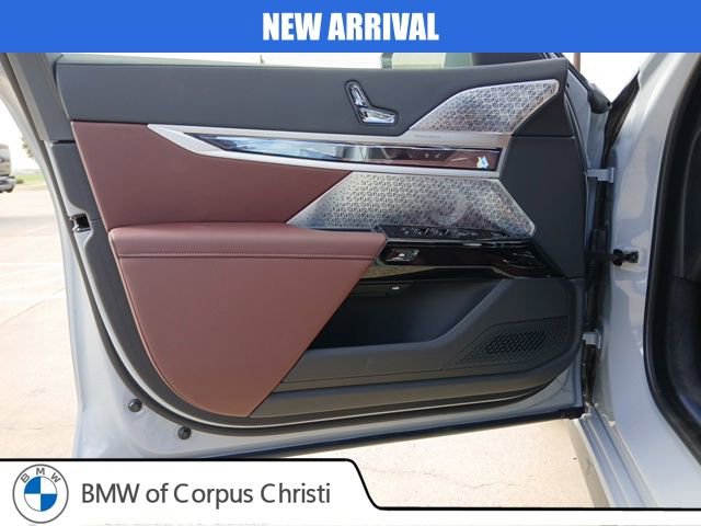 Used 2026 BMW 740i xDrive image 18