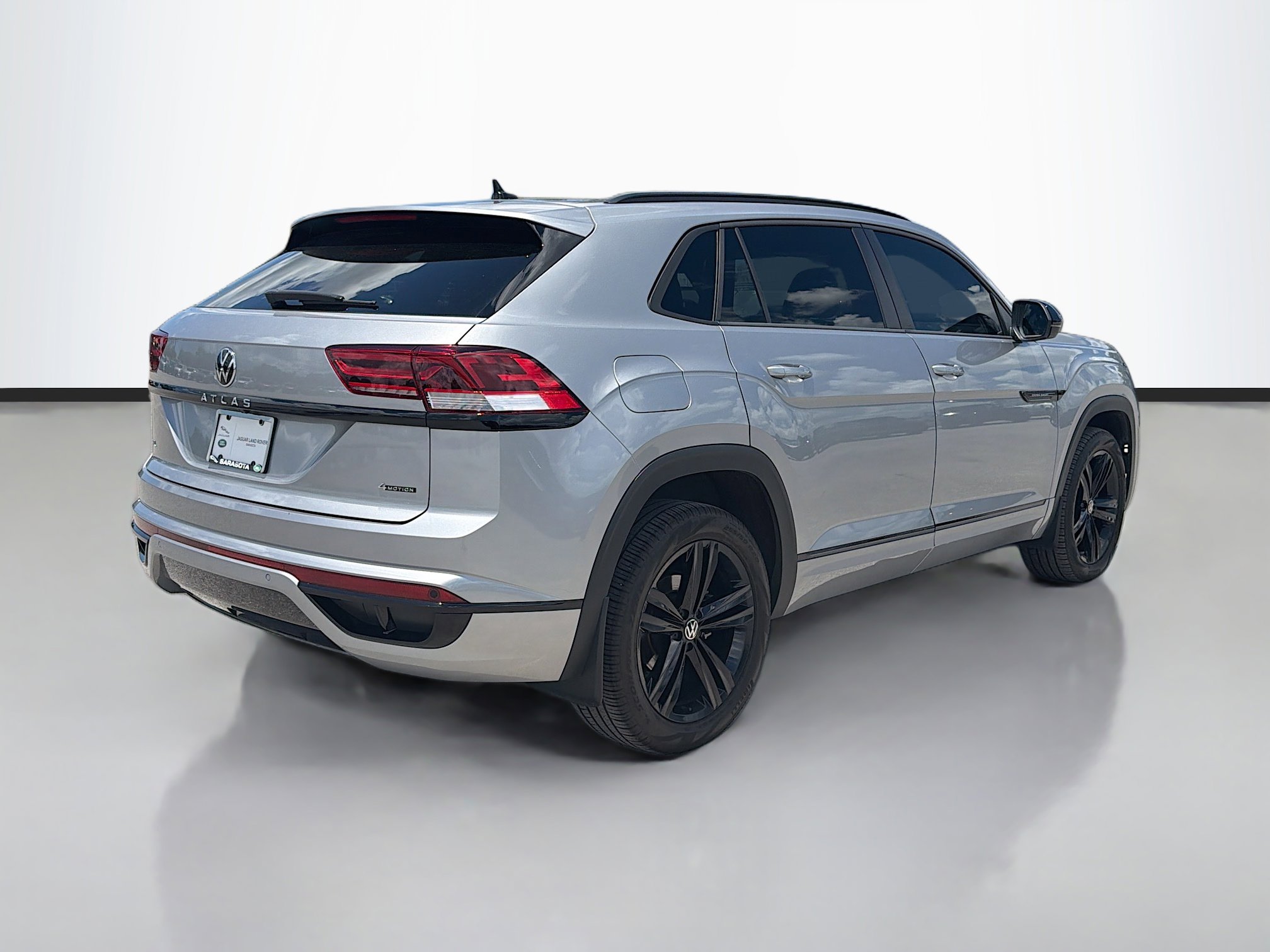 Used 2023 Volkswagen Atlas Cross Sport SEL R-Line AWD/4WD image 5