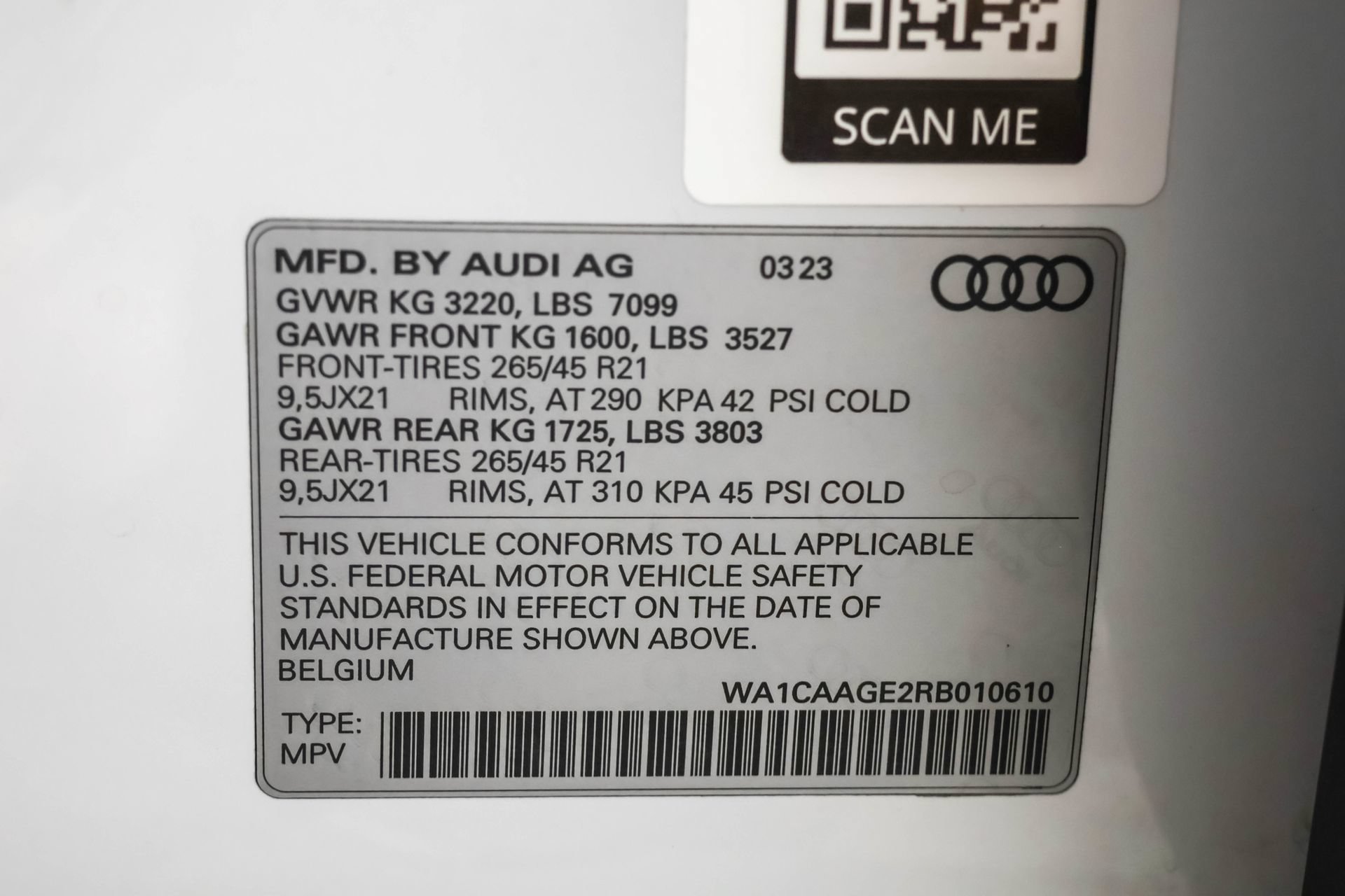 Used 2024 Audi Q8 e-tron Premium Plus w/ Premium Plus Package AWD/4WD image 52