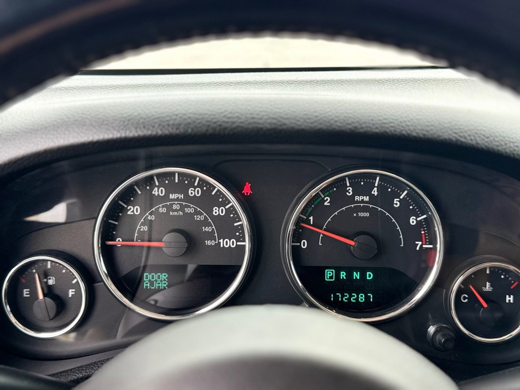 Used 2012 Jeep Wrangler Unlimited Rubicon w/ Dual Top Group image 13