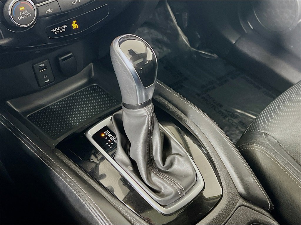 Used 2017 Nissan Rogue Sport SL w/ SL Premium Package image 17