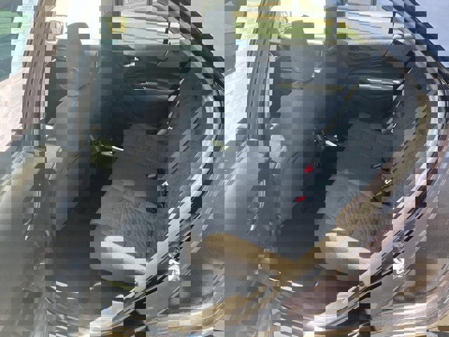 Used 2020 Chevrolet Equinox LT w/ Driver Convenience Package image 39