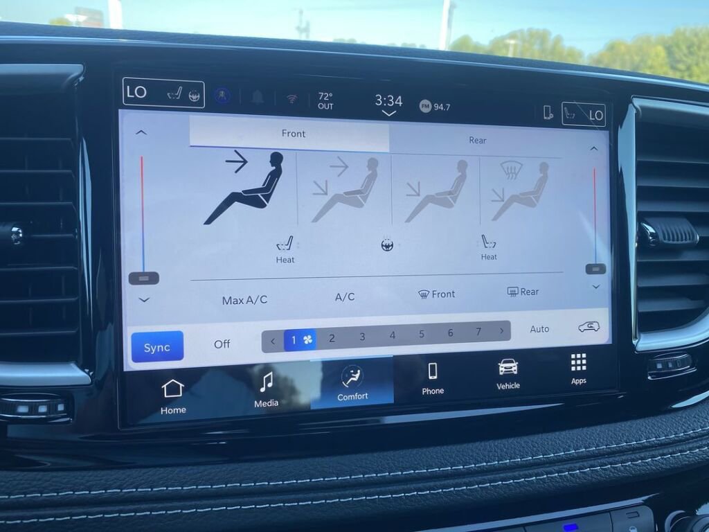New 2026 Chrysler Pacifica Select w/ S Appearance Package image 19