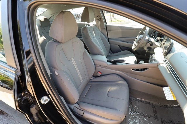 Used 2024 Hyundai Elantra SE image 44