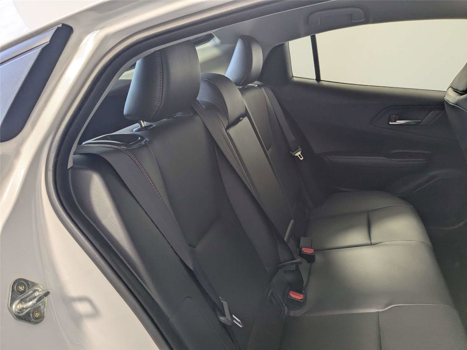 Used 2025 Toyota Prius Plug-In Hybrid image 27