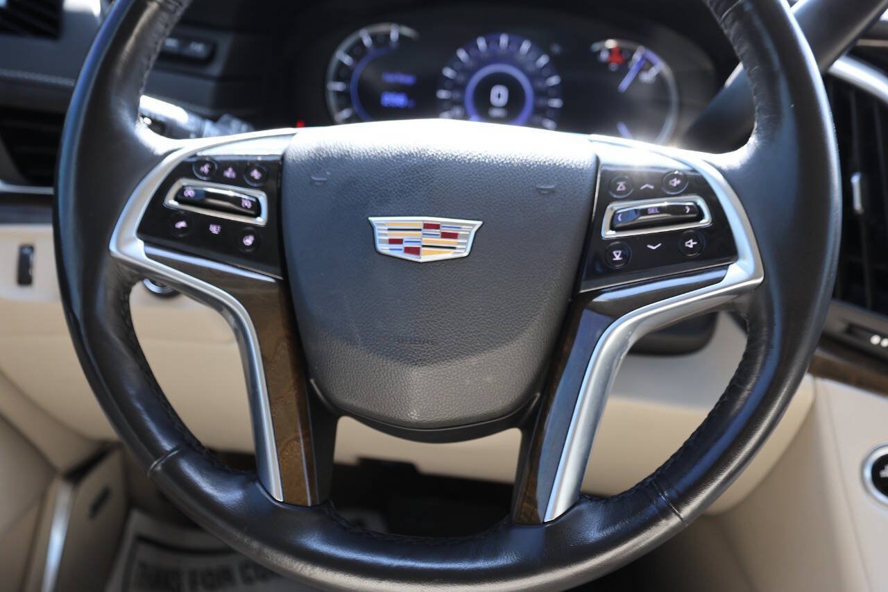 Used 2020 Cadillac Escalade Luxury AWD/4WD image 19