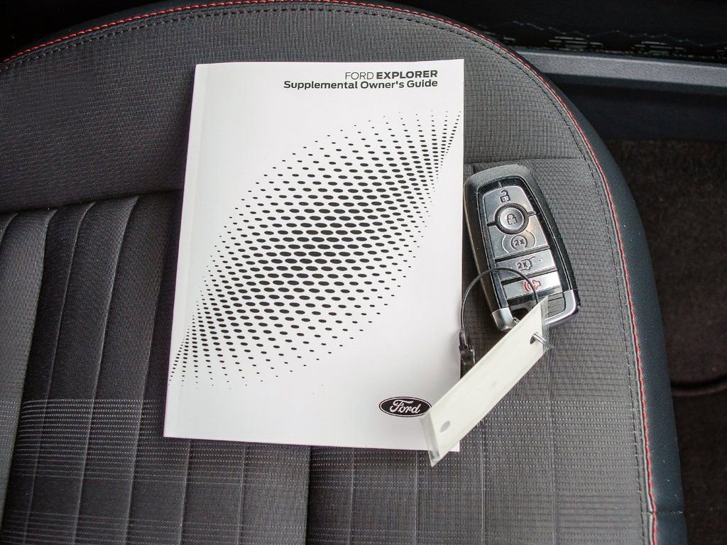 Used 2025 Ford Explorer ST-Line w/ ST-Line Street Pack image 38