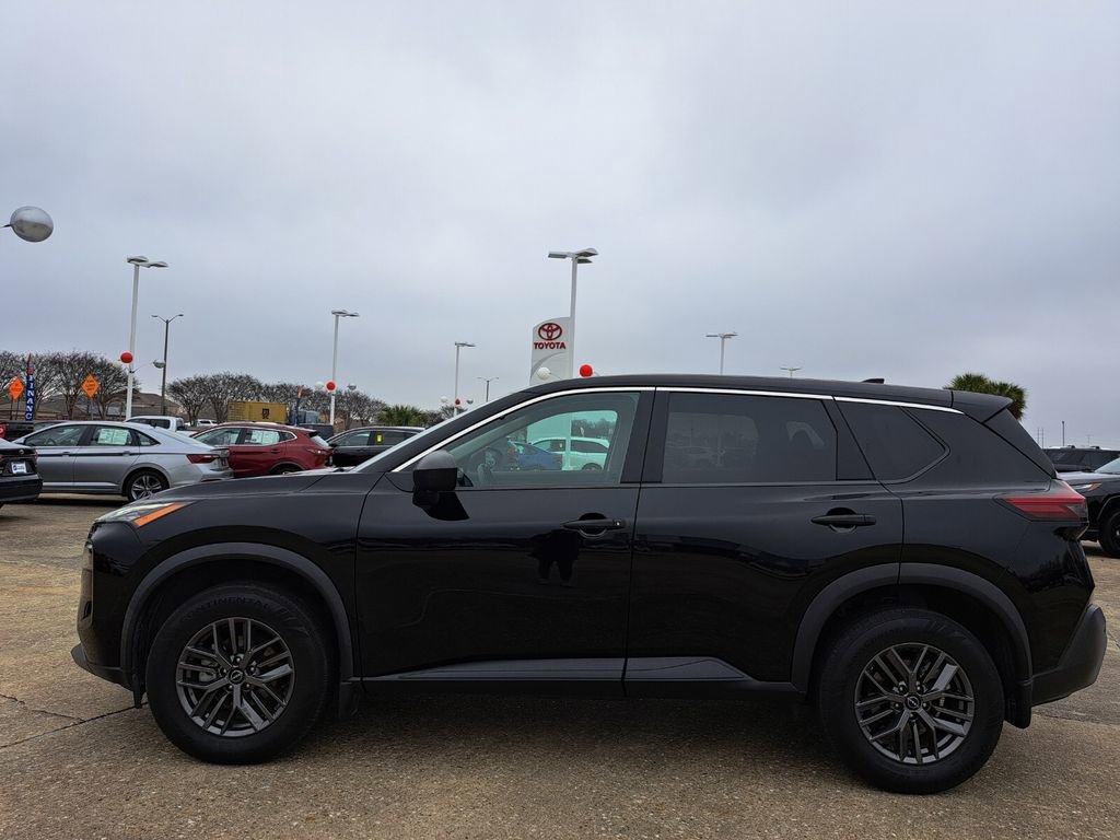 Used 2023 Nissan Rogue S image 8