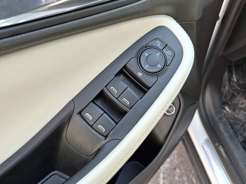 Used 2021 Buick Encore GX Select image 31