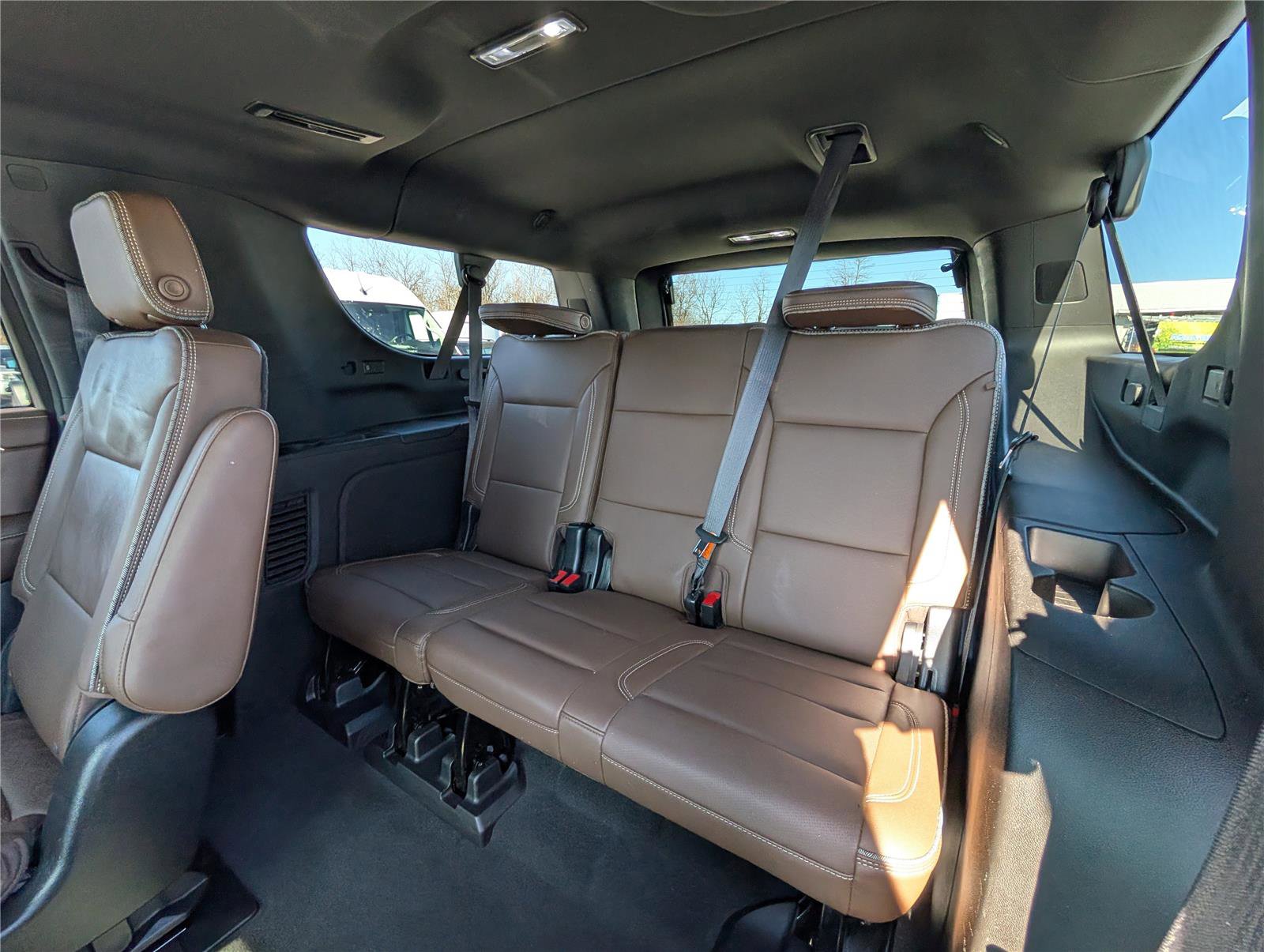 Used 2021 Chevrolet Suburban High Country w/ Premium Package image 15