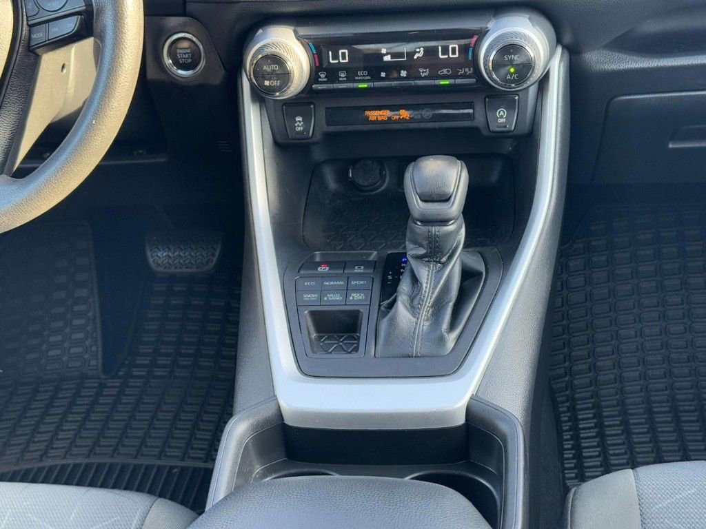 Certified 2021 Toyota RAV4 XLE w/ Carpet Mat Package (TMS) image 17