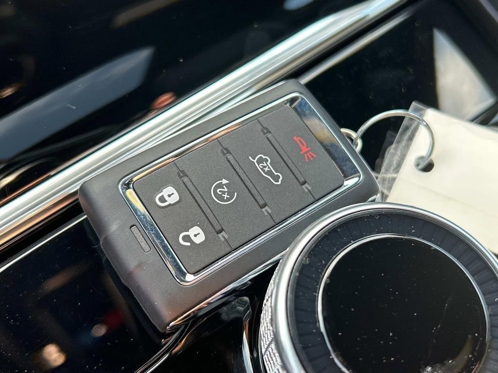 New 2025 Jeep Grand Cherokee L Altitude image 14