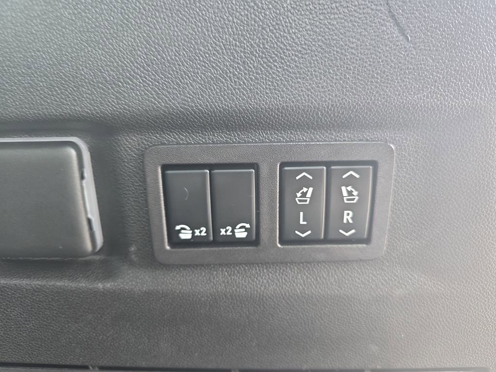 Certified 2023 GMC Yukon XL Denali Ultimate image 16